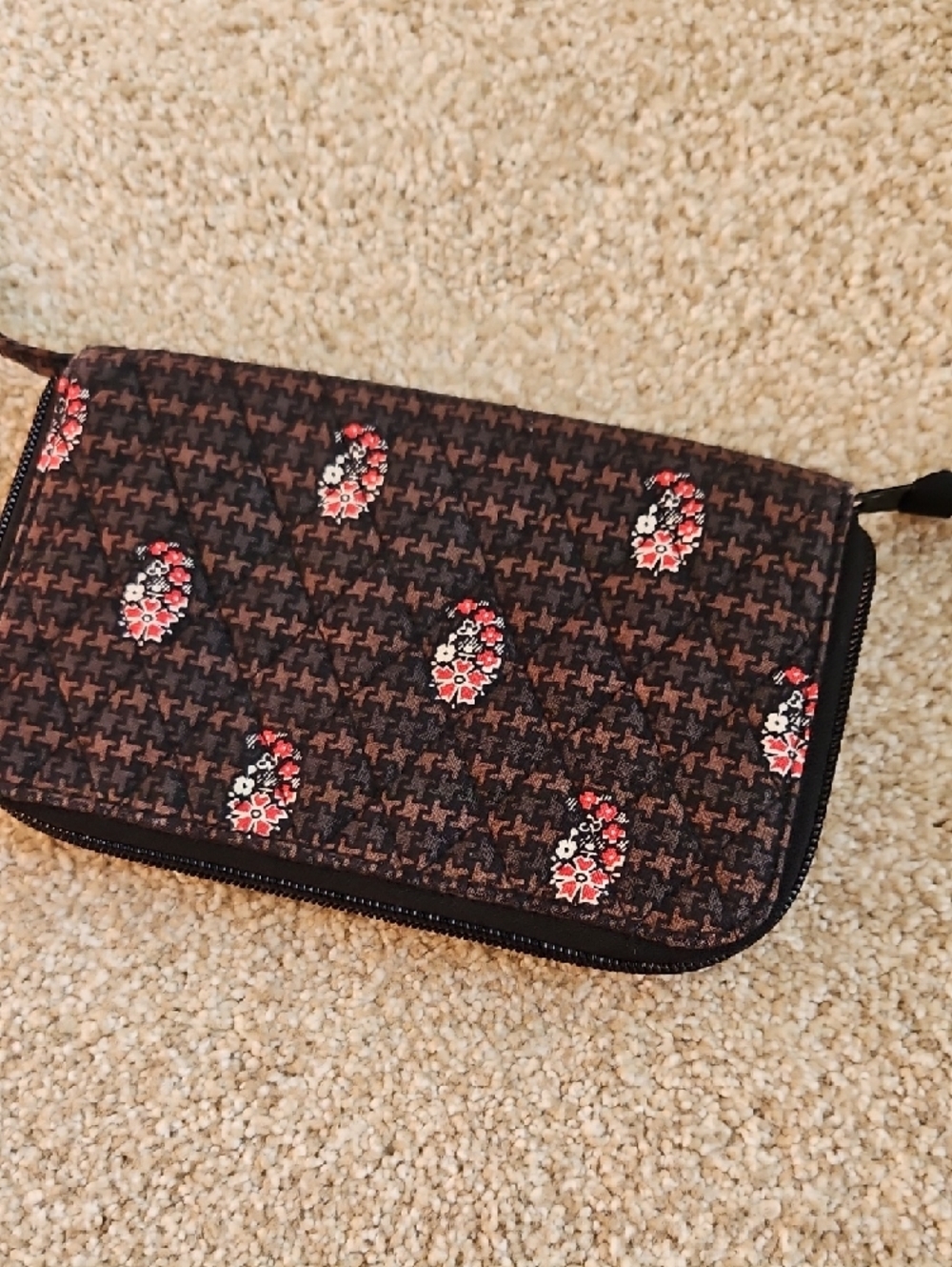 Vera Bradley Size OS Black with Pink Floral Quilted Wristlet Wallet - Picture 9 of 13